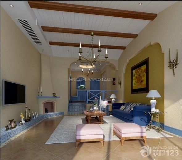 客厅装修风格 地中海风格家具 地中海风格设计 暗花壁纸 沙发背景墙 电视背景墙 背景墙壁纸 沙发凳 木质吊顶 吊顶设计 吊顶造型 褐色地砖 地垫 射灯 简约吊灯 台灯 壁灯 实木踢脚线 蓝色踢脚线 家装设计 墙面壁纸 墙面设计 装饰画 壁炉 木质茶几 铁艺茶几 边几 组合沙发 布艺沙发 软沙发 波打线 地中海风格装饰 