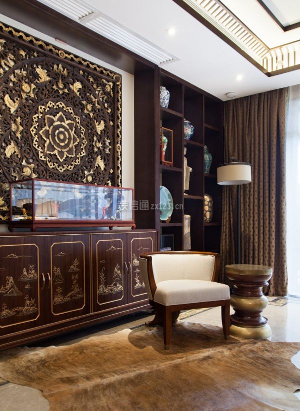 东南亚别墅沙发背景墙装修效果图